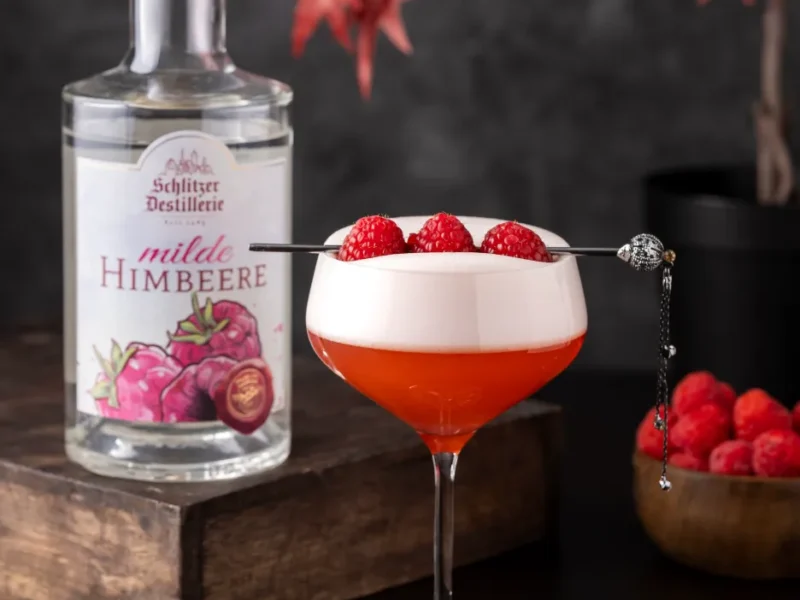 Raspberry Club Cocktail