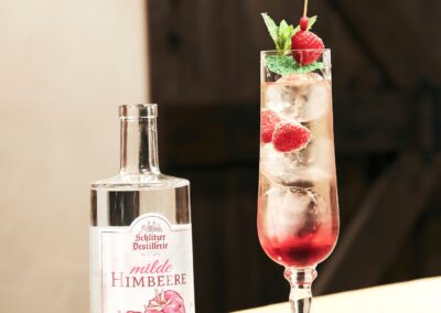 Erfrischender Milde Himbeere & Prosecco Cocktail: Eine Sommerfreude!