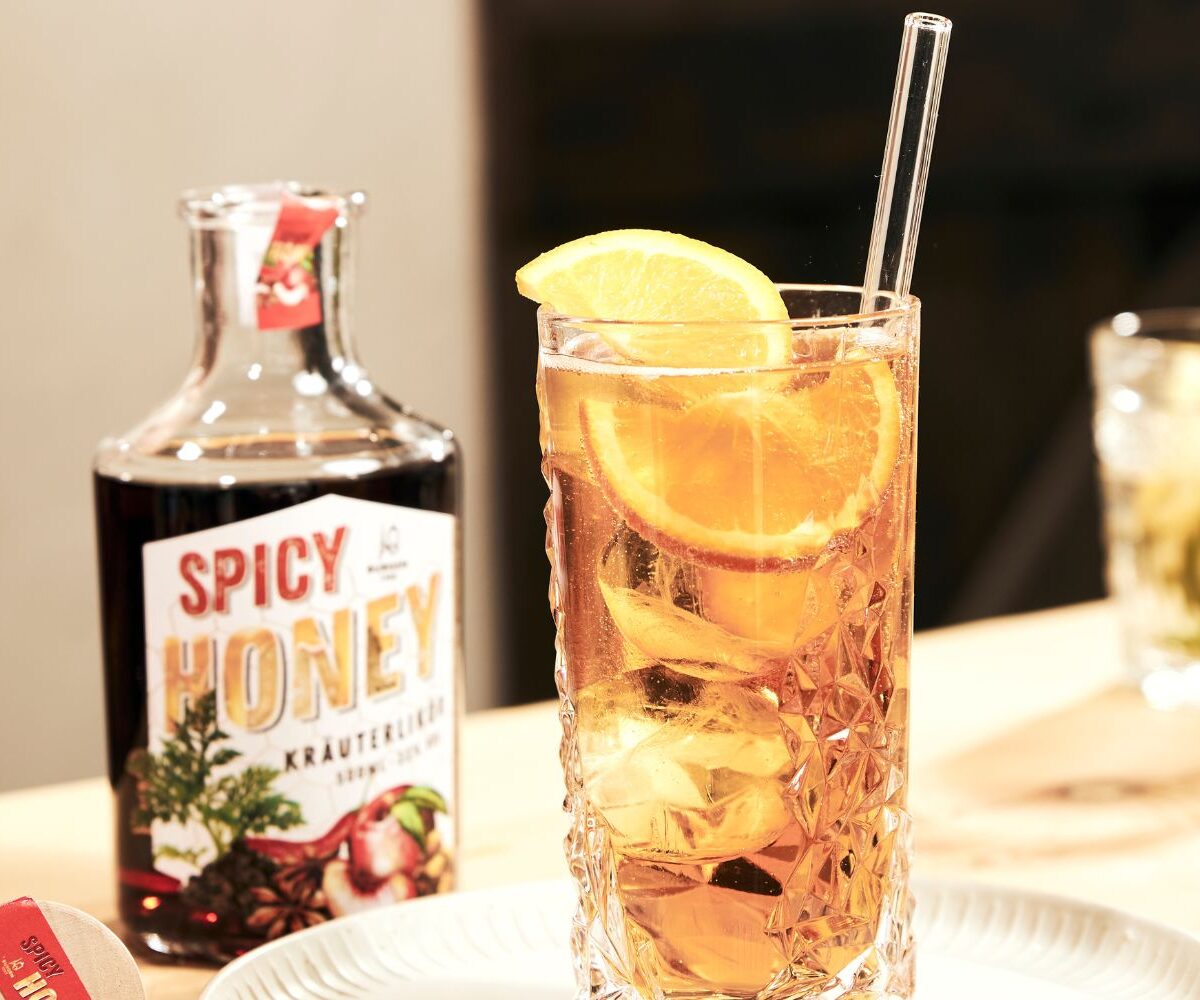 Spicy Honey White Peach Longdrink