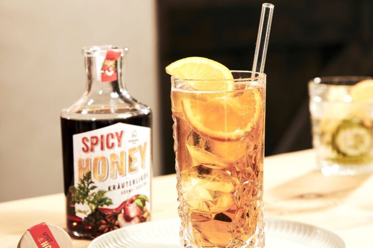 Spicy Honey White Peach Longdrink für den Sommer