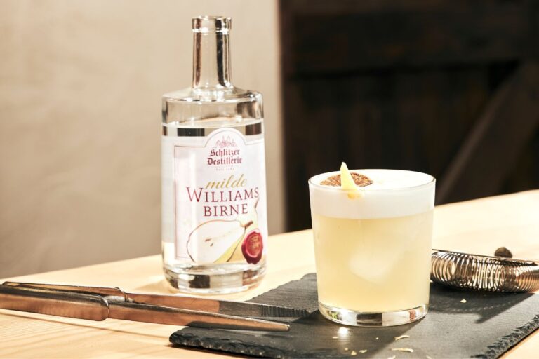 Genießen Sie den erfrischenden Williams Sour Cocktail