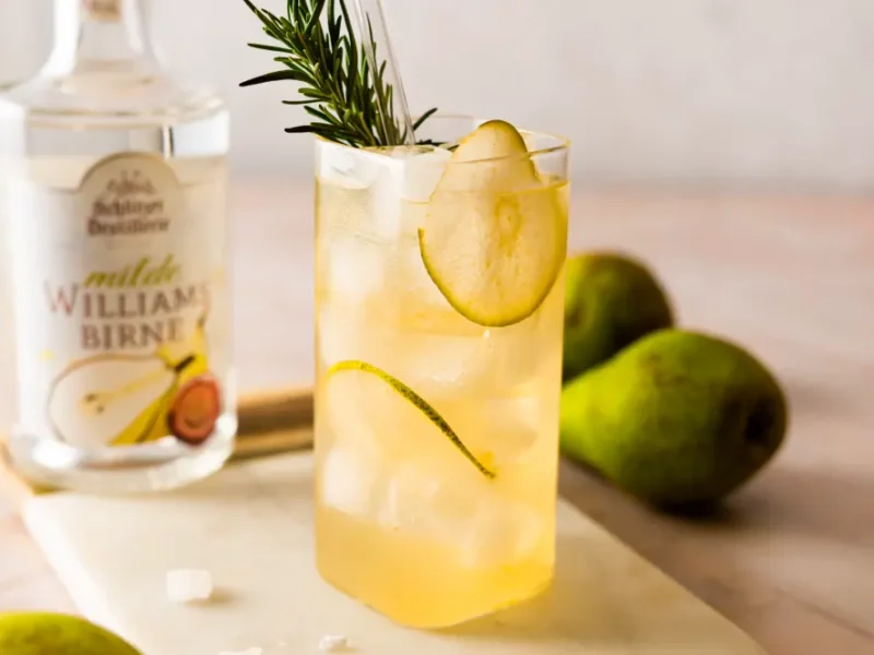 Pear Fizz Cocktail