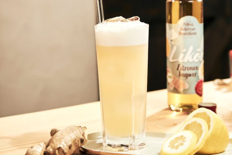 Erfrischendes Zitronen-Ingwer Peach Fizz Rezept