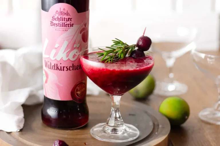 Erfrischender Frozen Cherry Cocktail – Das perfekte Sommergetränk