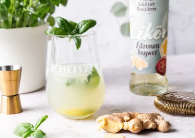 Erfrischender Frozen Ginger Basil Smash Cocktail Rezept