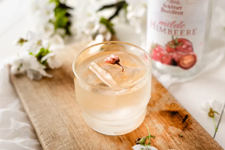 Schlitzer Sakura Season Cocktail – Japanische Eleganz im Glas