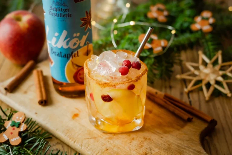 Bratapfel Mule – Winterlicher Cocktail mit Bratapfellikör