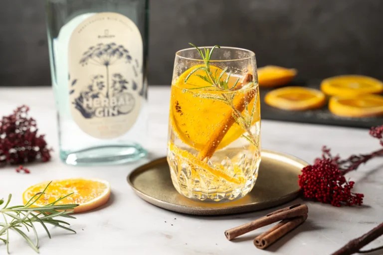 Herbal Winter Gin – Rezept für einen winterlichen Gin-Cocktail