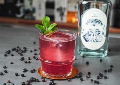 Iced Tea on the Castle – Gin-Cocktail mit Kräuter-Note