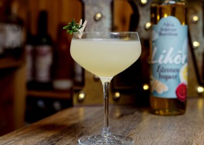 Miracle Elixier Cocktail – Ingwer, Kräuter & Zitrone