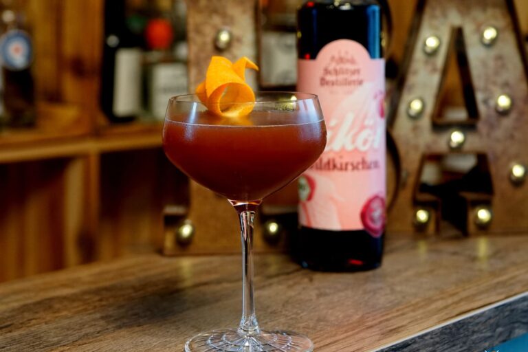 Schlitzer’s Blood and Sand Cocktail Rezept | Whisky & Kirsch