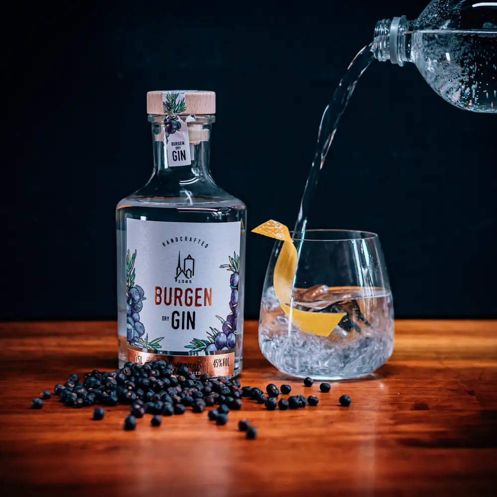 Dry Schlitzer Burgen Gin | Destillerie
