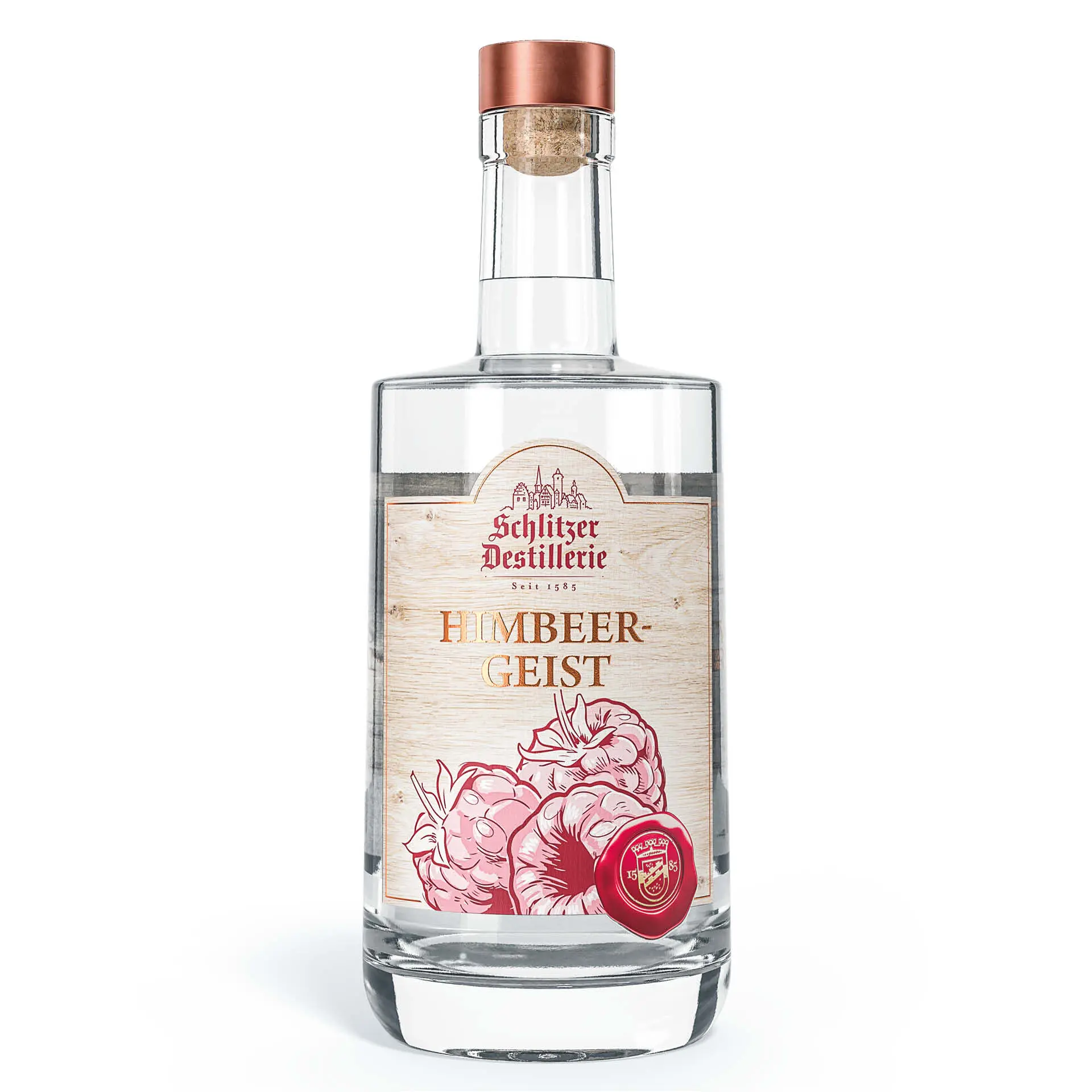 Himbeergeist aus der Schlitzer Destillerie – Edelbrand aus frischen Himbeeren Flasche Himbeergeist der Schlitzer Destillerie mit rotem Etikett, klarer Flüssigkeit und goldfarbenem Schraubverschluss vor weißem Hintergrund.