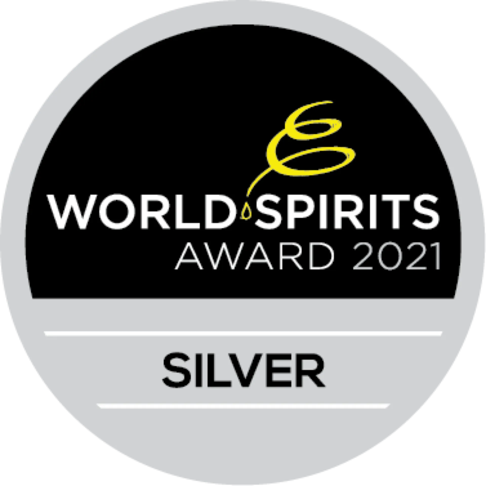 Silberauszeichnung der Schlitzer Destillerie bei den World Spirits Awards Silber-Auszeichnung der Schlitzer Destillerie bei den World Spirits Awards, silberne Medaille mit Gravur auf dunklem Hintergrund