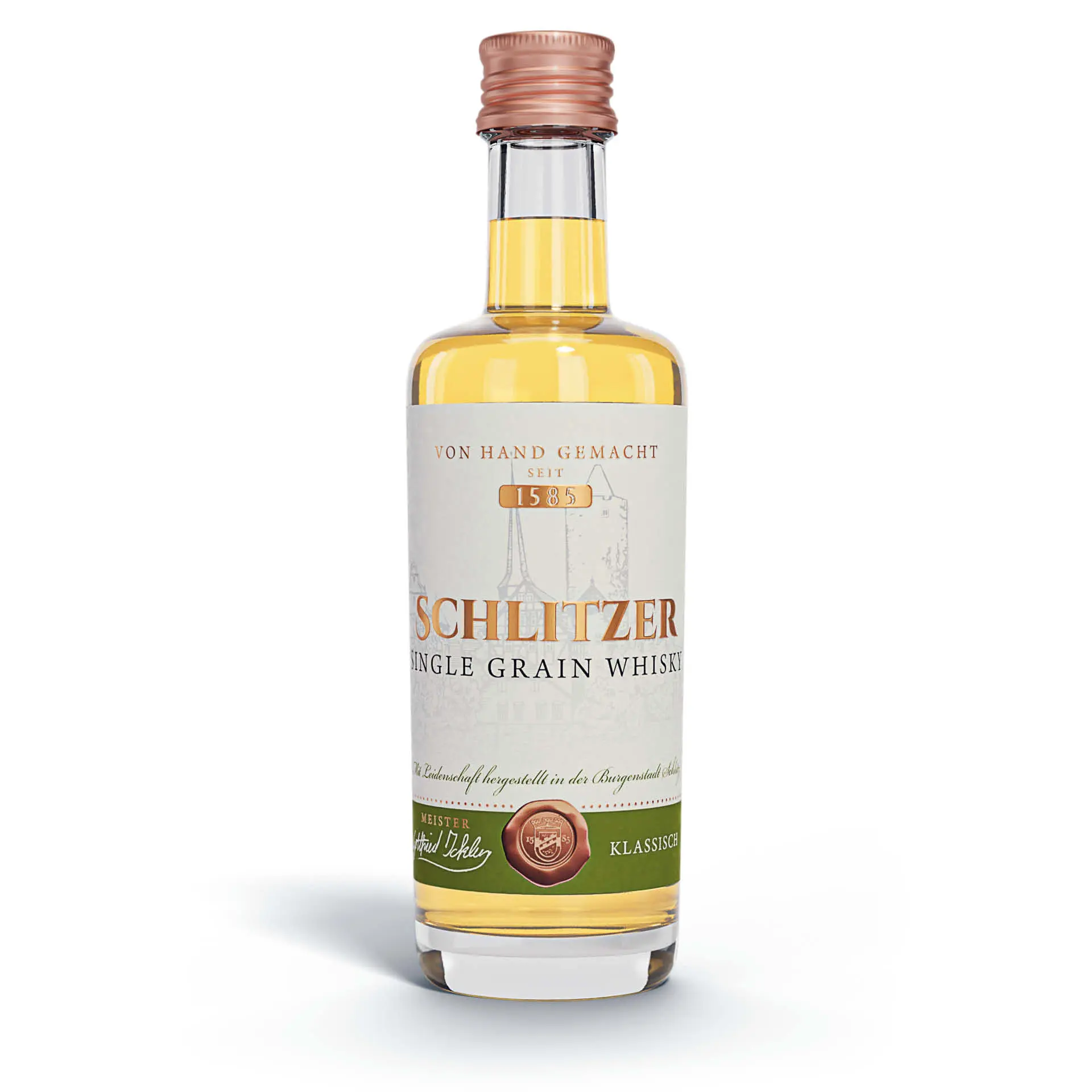 Schlitzer Single Grain Whisky 5cl Miniaturflasche – Deutscher Whisky online kaufen Mini-Flasche Schlitzer Single Grain Whisky 5 cl – elegante, klare Glasflasche mit braunem Etikett auf weißem Hintergrund, deutsche Spirituosen-Spezialität aus der Schlitzer Destillerie.