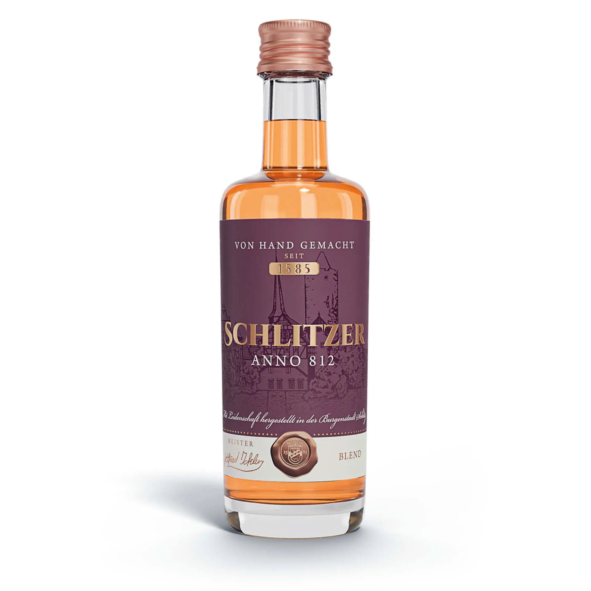 Anno 812 Whisky Korn 50ml – Deutscher Premium Korn Whisky in Miniaturflasche Miniaturflasche Anno 812 Whisky-Korn 50 ml der Schlitzer Destillerie, stehend vor weißem Hintergrund mit sichtbarem Etikett und goldfarbenem Schraubverschluss.
