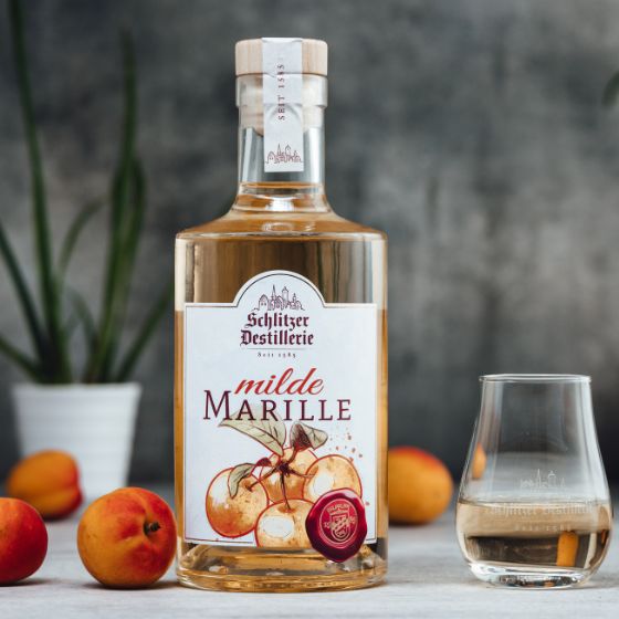 Haselnuss Schnaps von Schlitzer Destillerie - Exquisite Aromen kaufen Haselnuss Schnaps von Schlitzer Destillerie - Exquisite Aromen kaufen