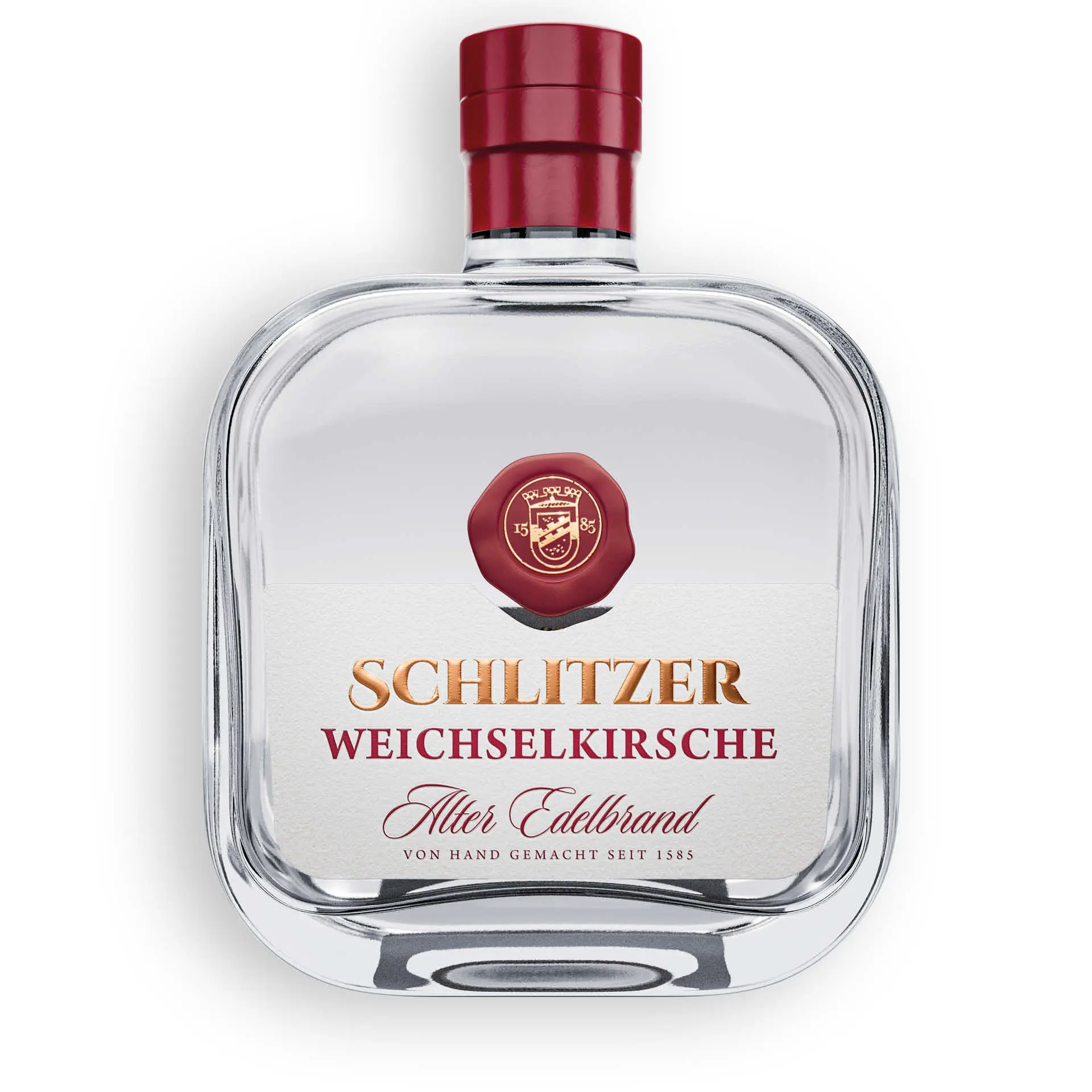 Alter Weichselkirschenbrand in eleganter Flasche – Edler Obstbrand der Schlitzer Destillerie Flasche Alter Weichselkirschenbrand von der Schlitzer Destillerie, transparentes Glas mit edlem Etikett, dunkle Kappenfarbe, gefüllt mit klarer Kirschbrand-Spirituose, vor weißem Hintergrund – Premium Edelbrand aus Weichselkirschen.